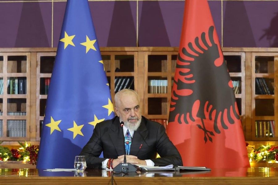 Edi Rama: Shqipëria do prodhojë dronë dhe mjete të blinduara