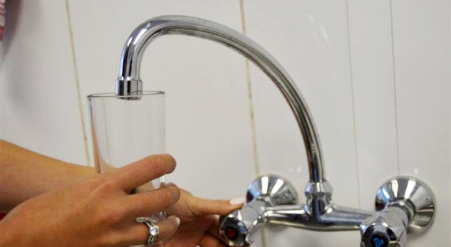 Tirana pa ujë për festa, shkarkohet kreu i Ujësjellësit