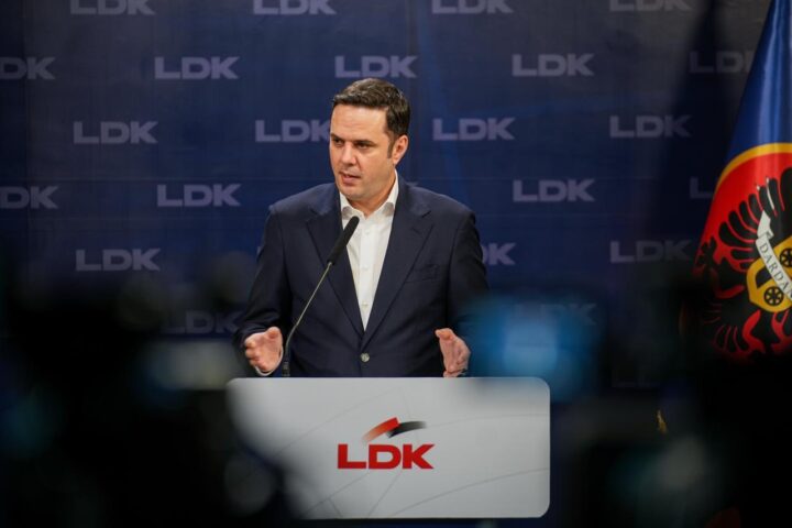 Raportohet se Lumir Abdixhiku pritet të japë dorëheqje zyrtarisht në Kuvendin e LDK-së