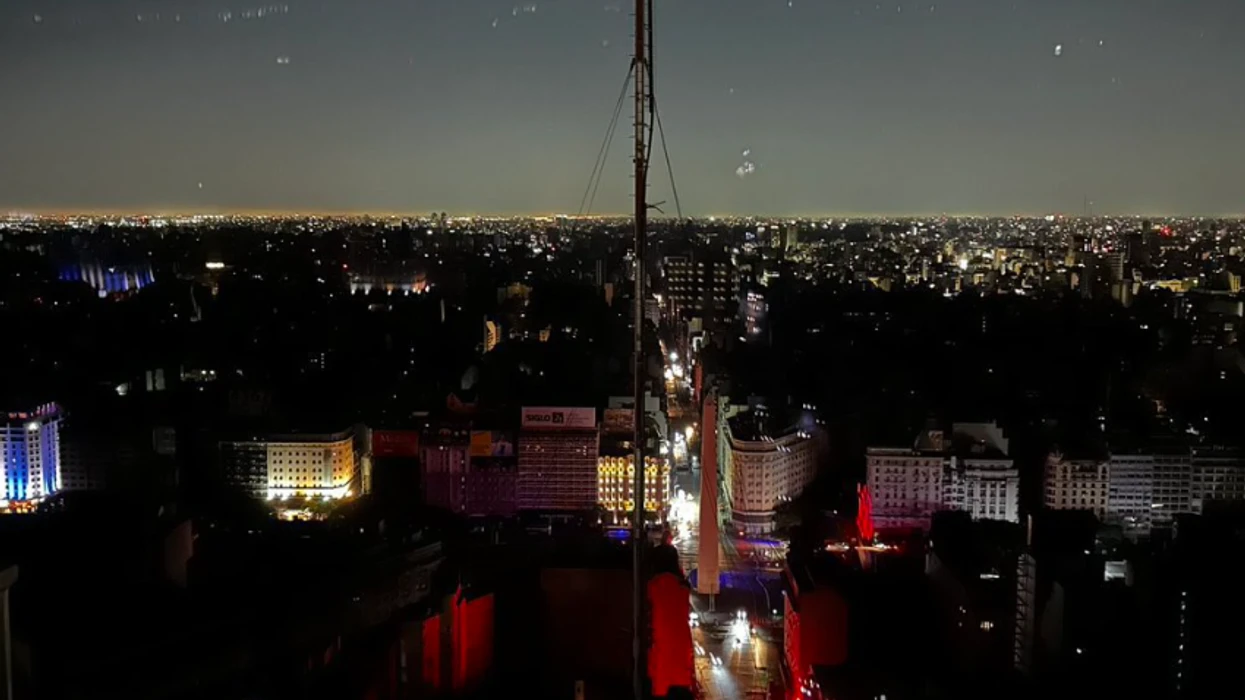 Jo vetëm Kosova, edhe kryeqyteti argjentinas ka probleme me energjinë elektrike – Prishen festimet e mijëra banorëve në Buenos Aires