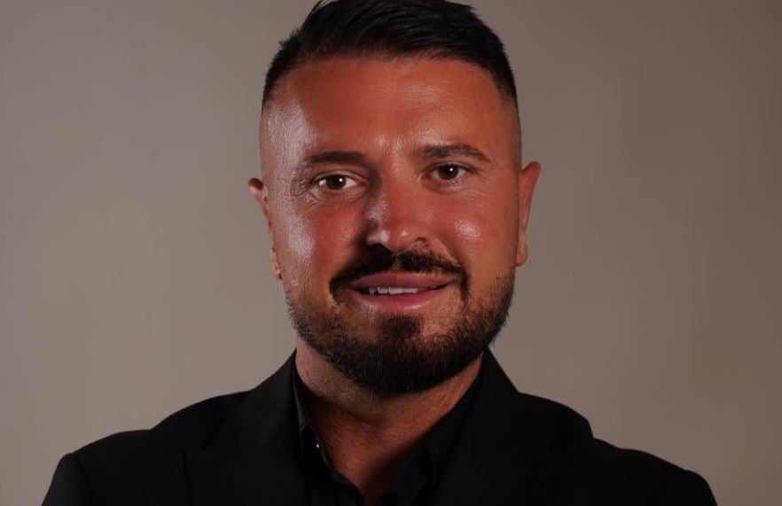 Një mjeke shumë e suksesshme  njihuni me bashkëshorten bukuroshe të Labinot Rexhës  gratë e njohin të gjitha