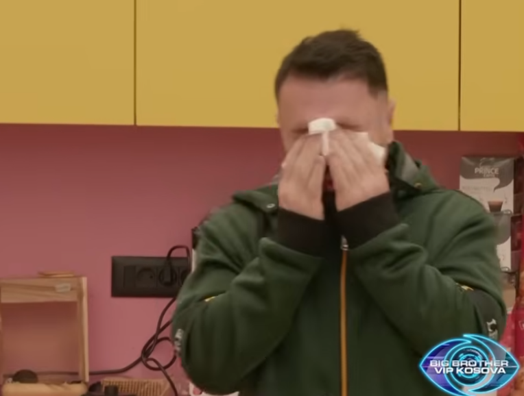 Labi shpërthen në lot Ja çfarë ndodhi