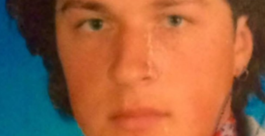 E njihni këtë personazh publik  ai sot është moderator i njohur