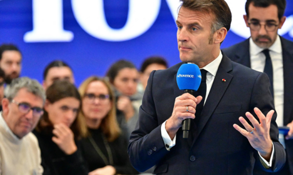 Franca synon të ndjekë Australinë dhe të ndalojë rrjetet sociale për fëmijët