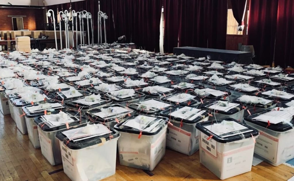 Pas ndërprerjes “festive”, numërimi i votave rifillon nga ora 16:00