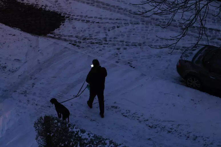 Dëmtohet rrjeti elektrik, dhjetëra mijëra shtëpi në Berlin mbesin pa rrymë për ditë të tëra