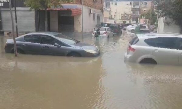 Sot dhe nesër reshje intensive në jug dhe veri të Shqipërisë, rrezik përmbytjesh
