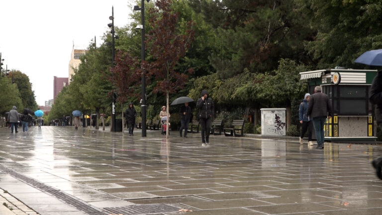 Thirrja e Komunës së Prishtinës për qytetarët: Shmangin zonat e përmbytura