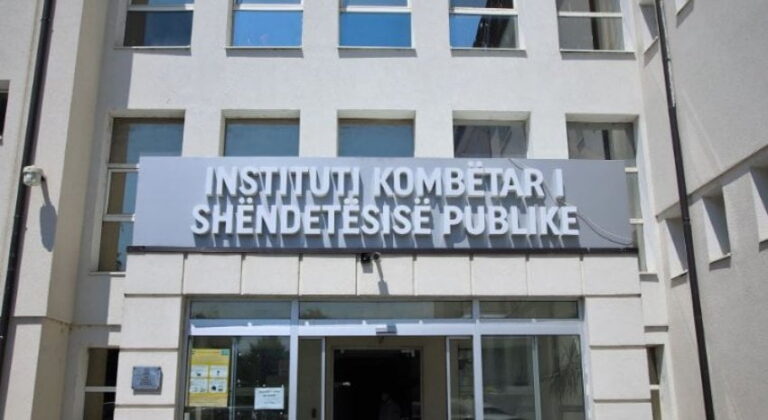 Reshjet e shiut, IKSHPK bën thirrje për kujdes: Të vlohet uji para përdorimit