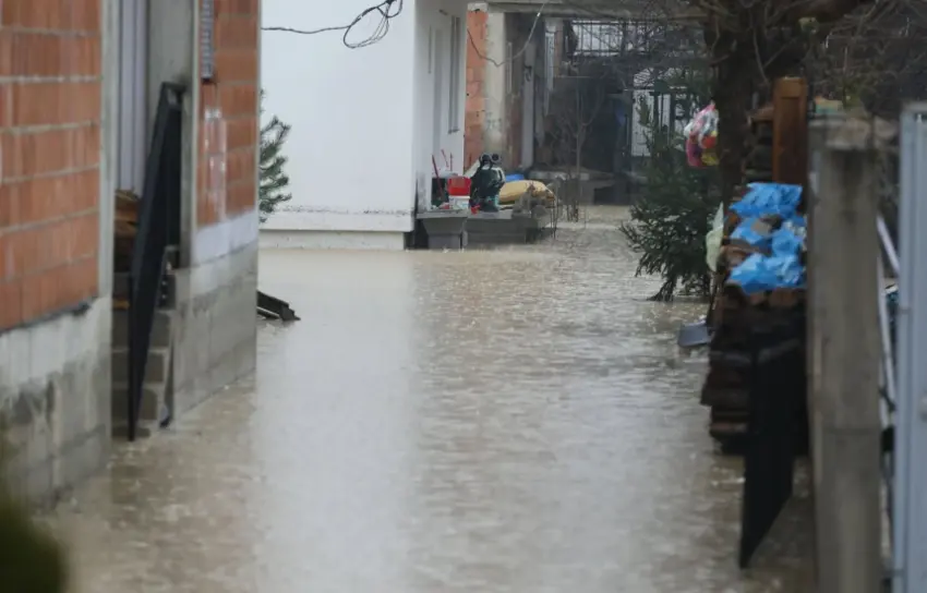Kryetari i Rahovecit për vërshimet e sotme: Instituti Hidrometeorologjik ka dështuar