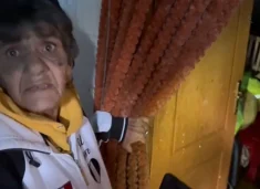 Përmbytjet në Durrës – “Desh m’u mbyt fëmija”, flet banorja: E dërgova te fisi që të kujdeset për të, nuk na strehuan