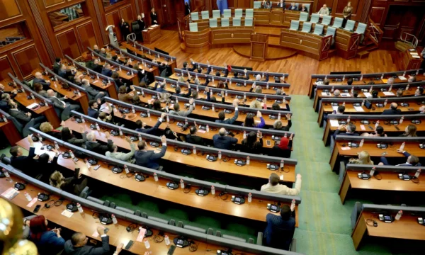 Numërimi prek fundin, një ulëse ende në lojë