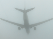 Moti i keq prek edhe fluturimet në aeroportin e Rinasit