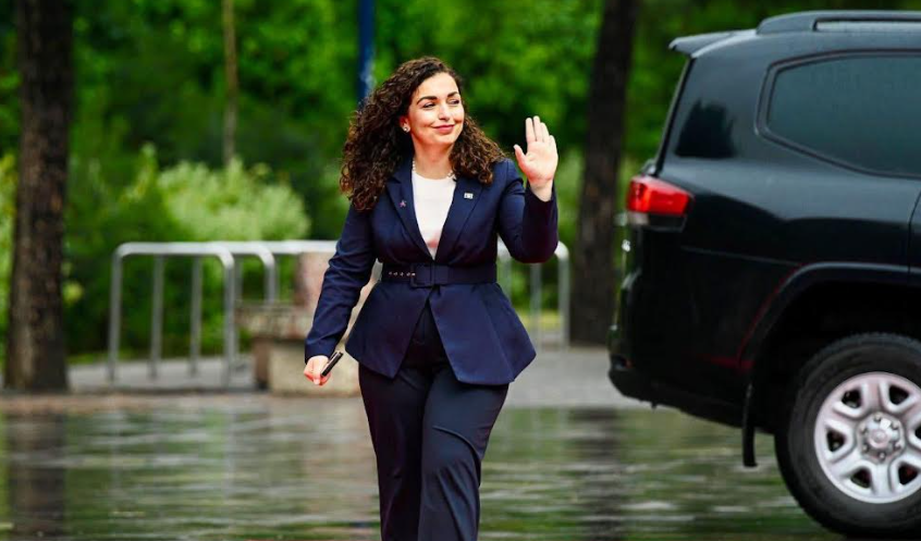 Presidentja Osmani viziton familjet e prekura nga vërshimet në Gjakovë dhe Malishevë