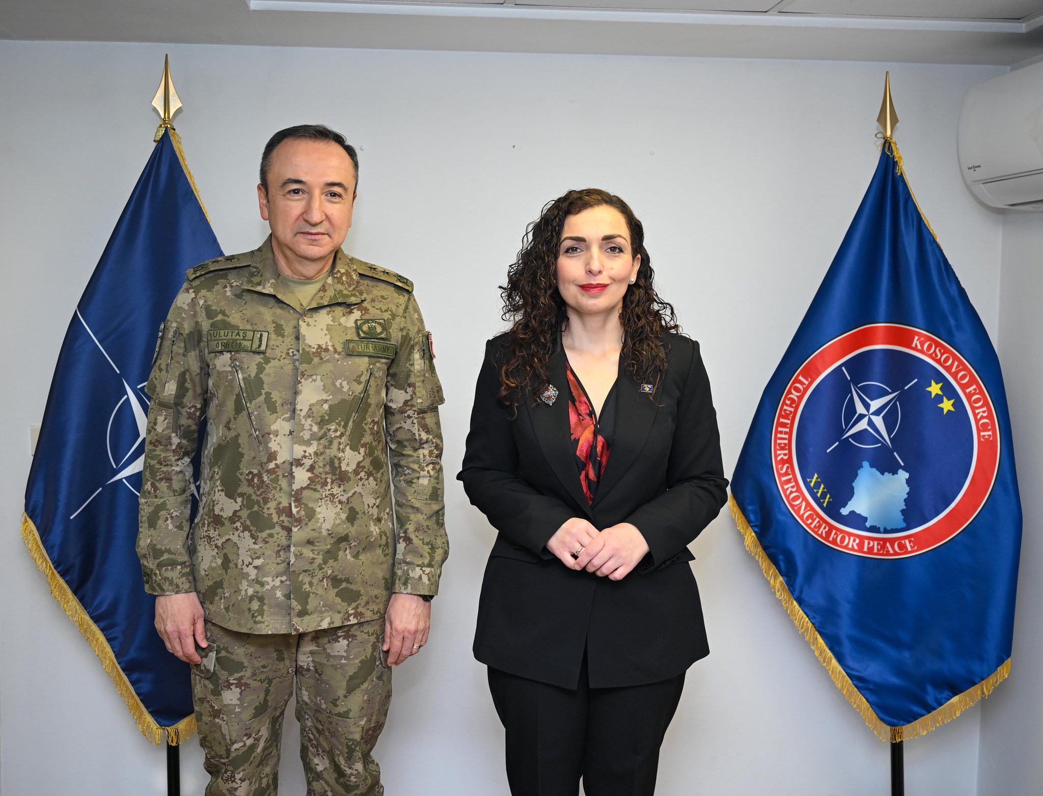 Presidentja Osmani takon Komandantin e KFOR-it: Bashkëpunimi me NATO-n, kyç për sigurinë dhe paqen në Kosovë