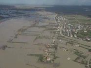 Shqipëria lufton me përmbytjet! Regjistrohet viktima e parë, gjendet trupi i një burri 54-vjeçar