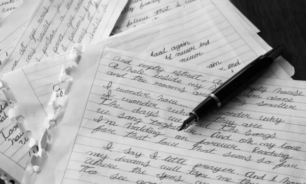 UNESCO fillon nismën për mbrojtjen e shkrimit të dorës