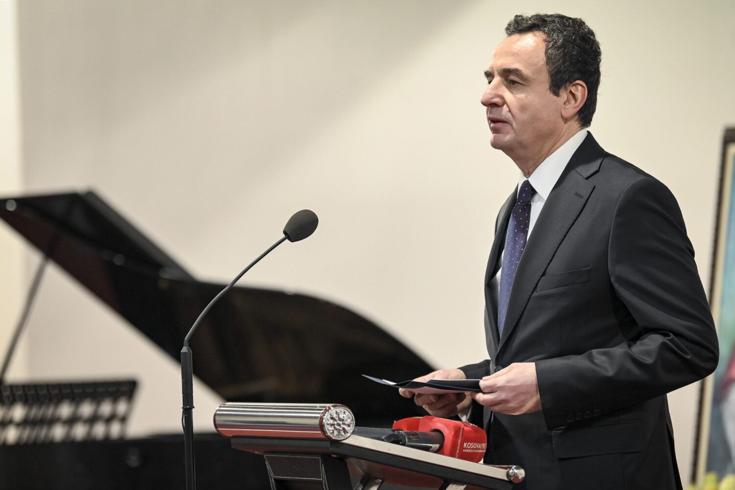 Kurti: Imzot Nikë Prela dhe Imzot Mark Sopi, themele të qëndresës morale dhe lirisë së Kosovës