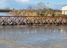 Lumi Vjosa del sërish nga shtrati, rrezik rritjeje në vijim