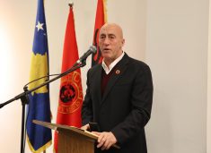 Ramush Haradinaj kujton Rexhep Malën dhe Nuhi Berishën në përvjetorin e rënies së tyre: Lavdi e përjetshme