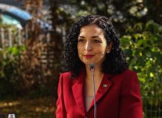 “Viktimat janë këtu, kërkoju falje” – Presidentja Osmani rikthen fjalimin e saj në OKB: Drejtësi dhe fakte përballë propagandës serbe