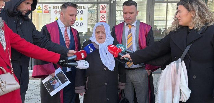 Nëna e dy binjakëve të vrarë në Prizren kërkon burgim të përjetshëm për Pleskoviqin