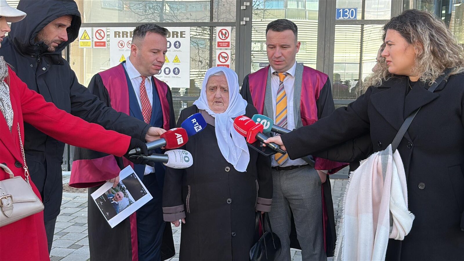 Nëna e dy binjakëve të vrarë në Prizren kërkon burgim të përjetshëm për Pleskoviqin