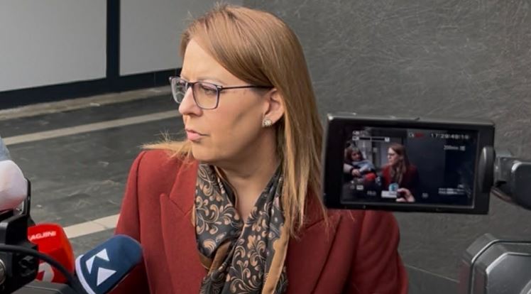 Hykmete Bajrami: Në takim konsultativë do t’i bëjë të ditura qëndrimet e mia