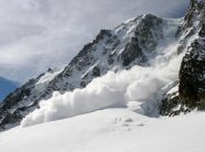 Tragjedi në Alpet Austriake – 13 vjeçari ndërron jetë pasi u përfshi nga një ortek, plagosen tre të tjerë