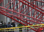 12 të vdekur dhe 30 të plagosur nga rënia e vinçit mbi trenin në Tajlandë