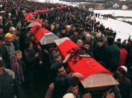 ​Reçaku, plagë e hapur e Kosovës: Mohimi i krimeve serbe rrezikon paqen në rajon