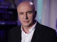 Mero Baze: LDK-ja e ka humbur identitetin politik dhe rrezikon shkrirjen në Vetëvendosje