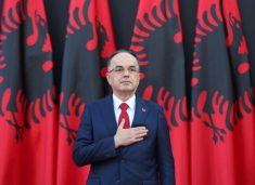 Presidenti shqiptar për masakrën e Reçakut: S’mund të harrohet dhe thirrja për drejtësi s’mund të shuhet