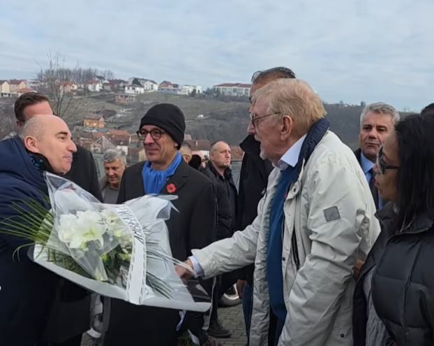 Zëri i Masakrës së Reçakut: William Walker nderon 45 shqiptarët e vrarë