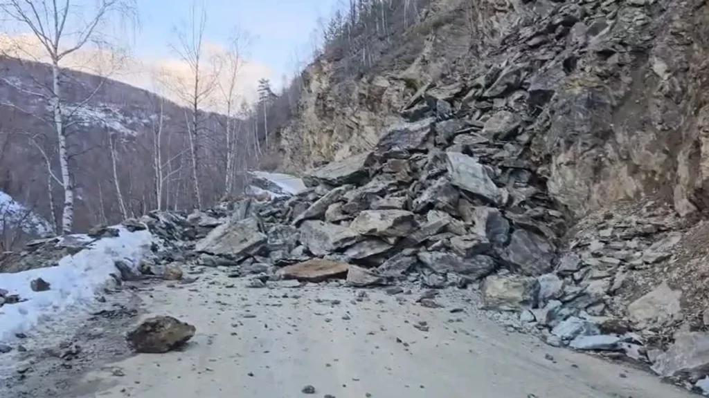 Bie masivi shkëmbor, bllokohet rruga nacionale Dragash–Shishtavec