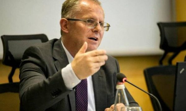 Bislimi: Nesër fillon zbatimi i Ligjit për të huajt dhe Ligjit për automjetet