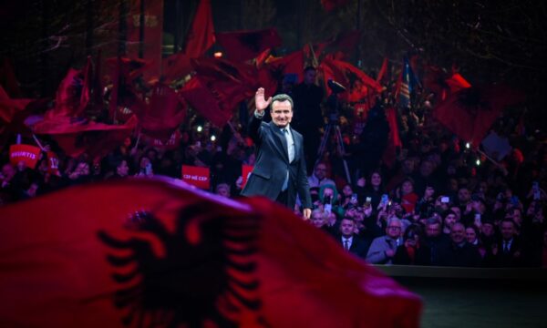 VV e Kurtit thotë se ka harxhuar afër 1 milion euro në fushatë për zgjedhjet lokale, mbi 800 mijë vetëm për reklama e konferenca