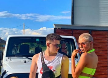 Endri më në fund i tregon publikisht momentet intime me Benitën