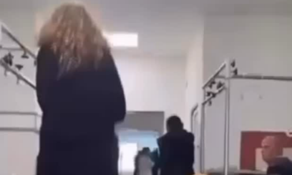 Gjuajtje me karrige, dalin pamjet nga sulmi ndaj stafit mjekësor në spitalin e Mitrovicës