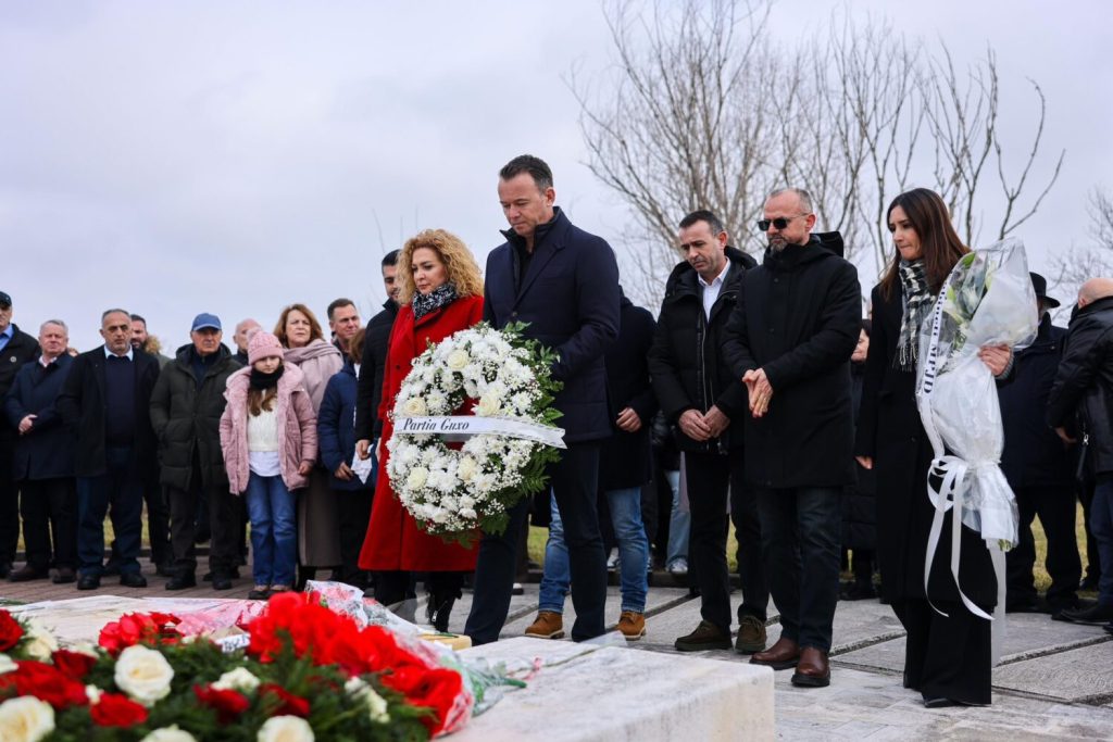 Peci: Jusuf Gërvalla, Bardhoshi dhe Kadri Zeka mbeten frymëzim i përjetshëm për lirinë dhe Kosovën e heronjve