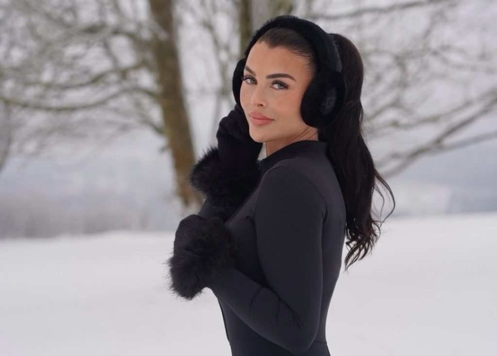 Lisa mahnit me pamjen e re dhe fansat nuk mund të ndalojnë komentet