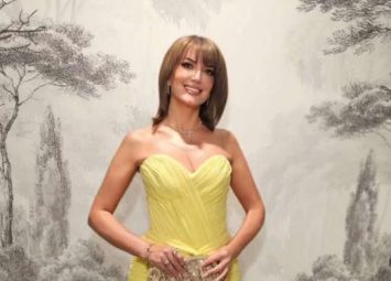 Nëna e kësaj këngëtareje të famshme, shoqja e ngushtë e Atifete Jahjagës