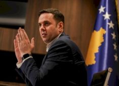 “burg-per-kedo-qe-ka-cenuar-voten-e-lire”,-abdixhiku-kerkon-rinumerim-ne-krejt-vendin