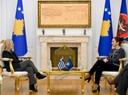osmani-takohet-me-ambasadoren-greke,-flasin-per-zhvillimet-e-fundit-ne-kosove