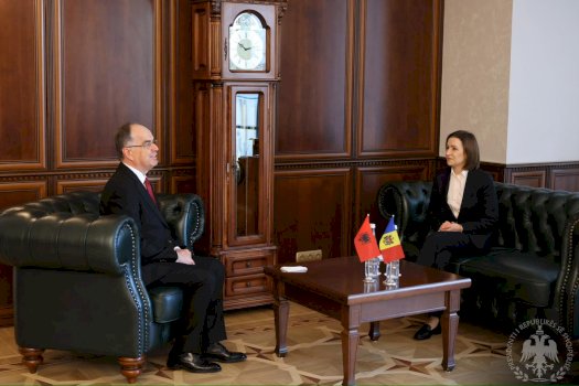 begaj-takon-presidenten-e-moldavise:-inkurajojme-rishqyrtimin-e-njohjes-se-kosoves