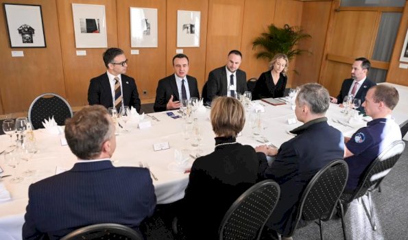 kurti-takohet-me-perfaqesuesit-nga-keshilli-i-jashtem-per-marredhenie-ekonomike