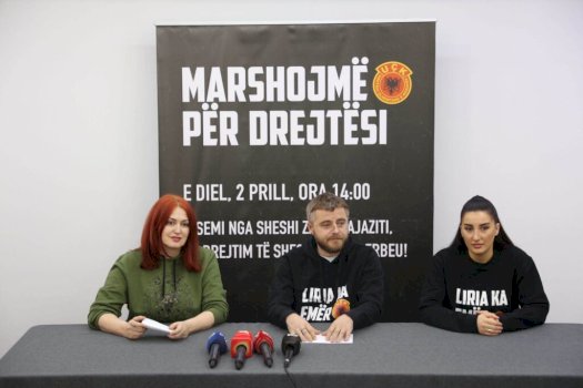 platforma-“liria-ka-emer”-neser-mban-konference-per-media-ne-prishtine