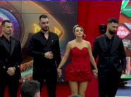 ne-nominim-nga-zarfi-i-zi,-erik-lloshi-eshte-banori-i-pare-qe-le-shtepine-mbremjen-e-sotme