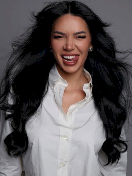 a-eshte-e-dashuruar?-efi-dhedhes-thyen-heshtjen-rreth-jetes-private