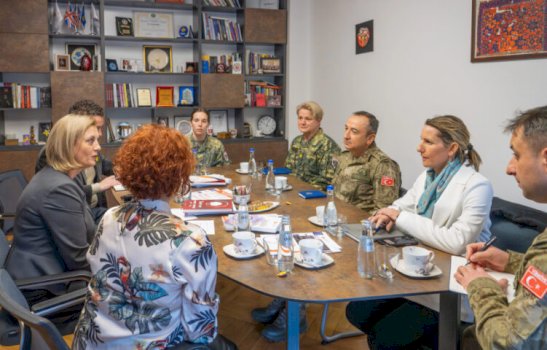 ndikimi-i-traumes-se-luftes-ne-shoqeri,-teme-e-takimit-te-kfor-it-me-qendren-per-viktimat-e-tortures